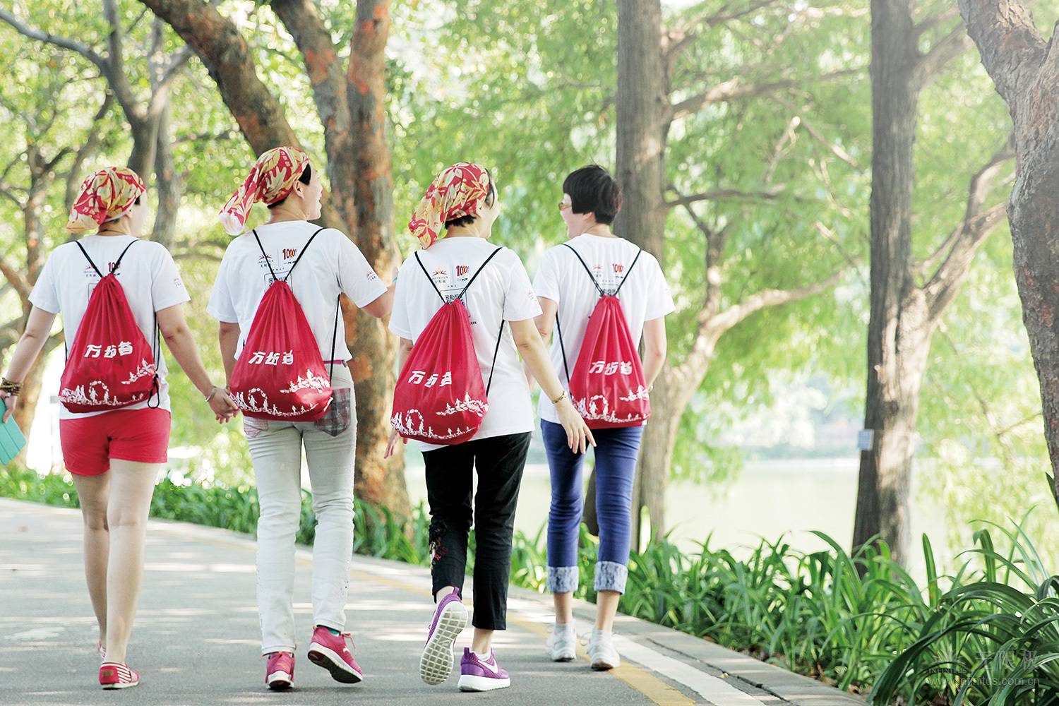 2014年，“萬步薈”正式成立，幫助大眾樹立健康意識，養成每天行走一萬步的習慣。