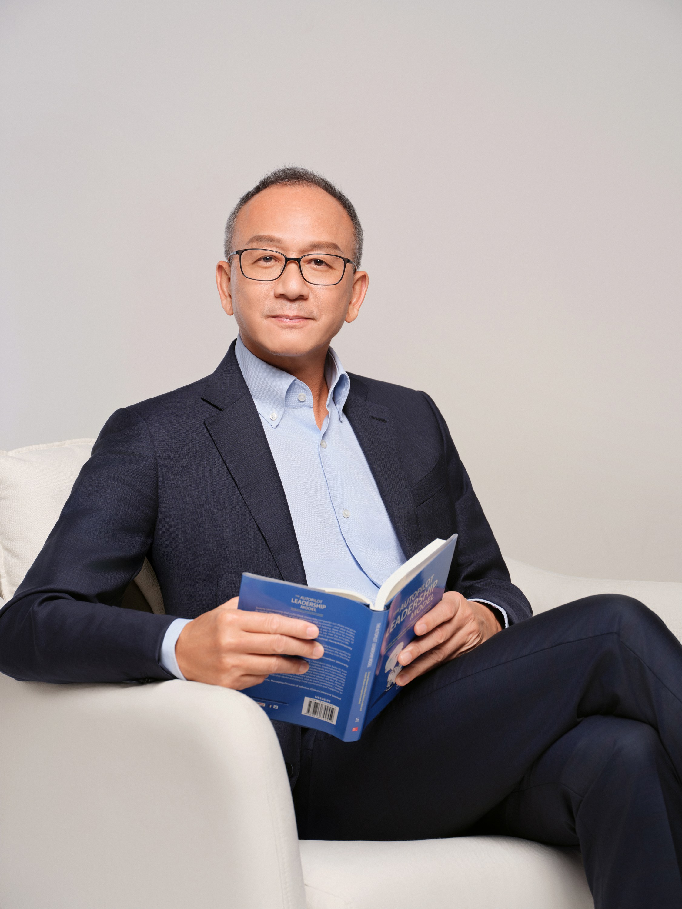 无限极微刊-封面图-2025-0929推文插图-李惠森：我们的两个“独特”