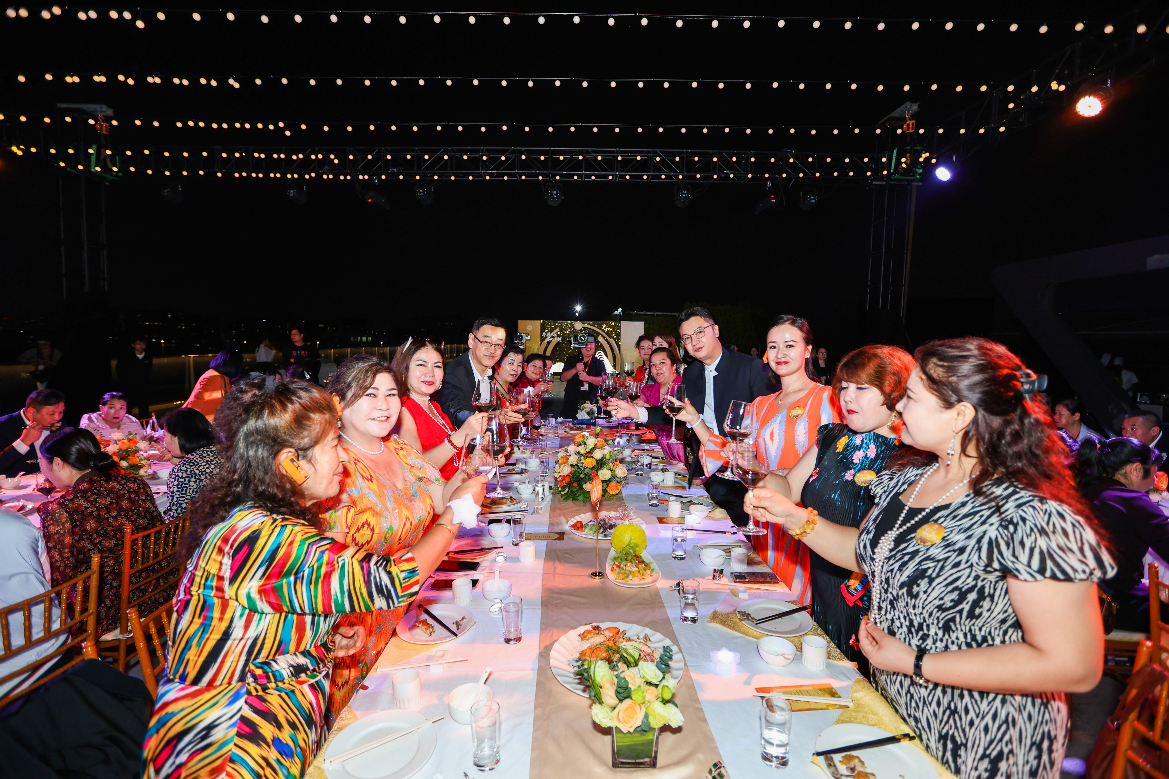 无限极微刊-活动现场18-2025-1102-梦想终有回响！直击2025无限极新晋业务总监闪耀时刻