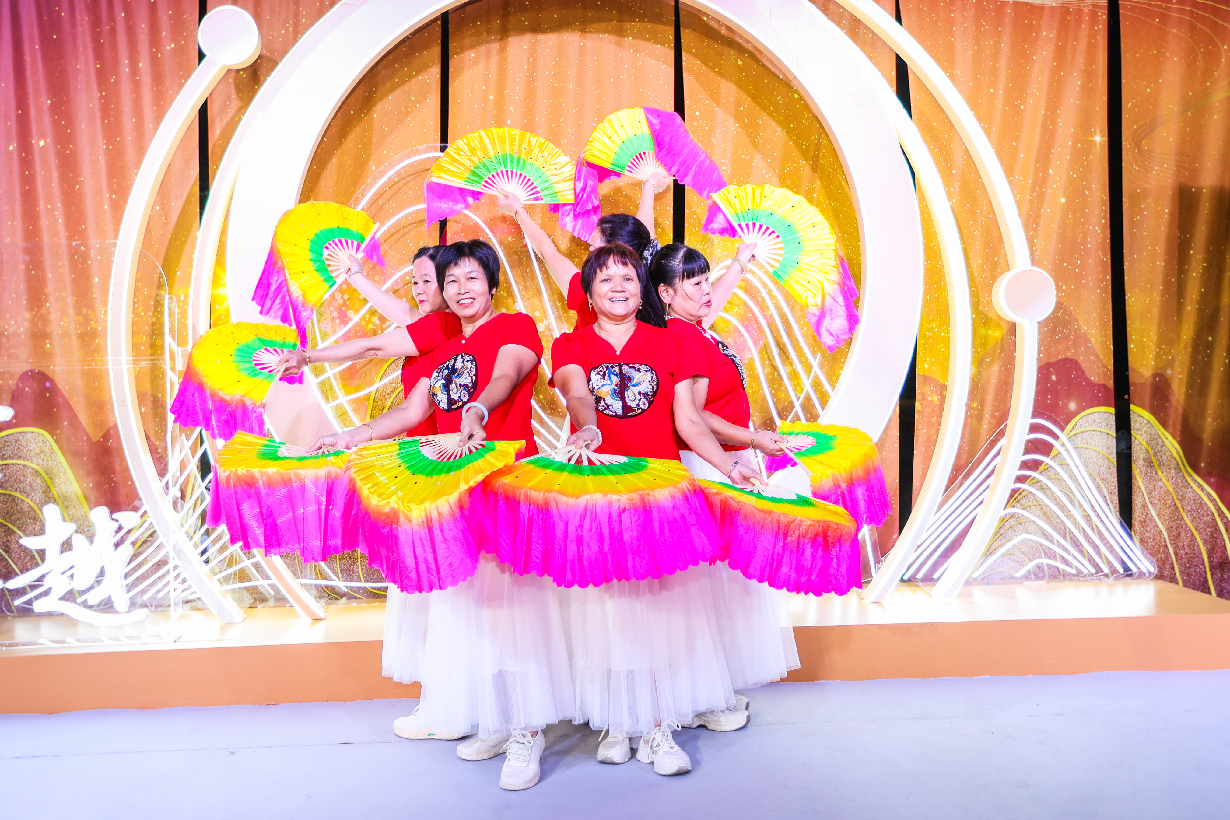 无限极微刊-活动现场19-2025-1102-梦想终有回响！直击2025无限极新晋业务总监闪耀时刻