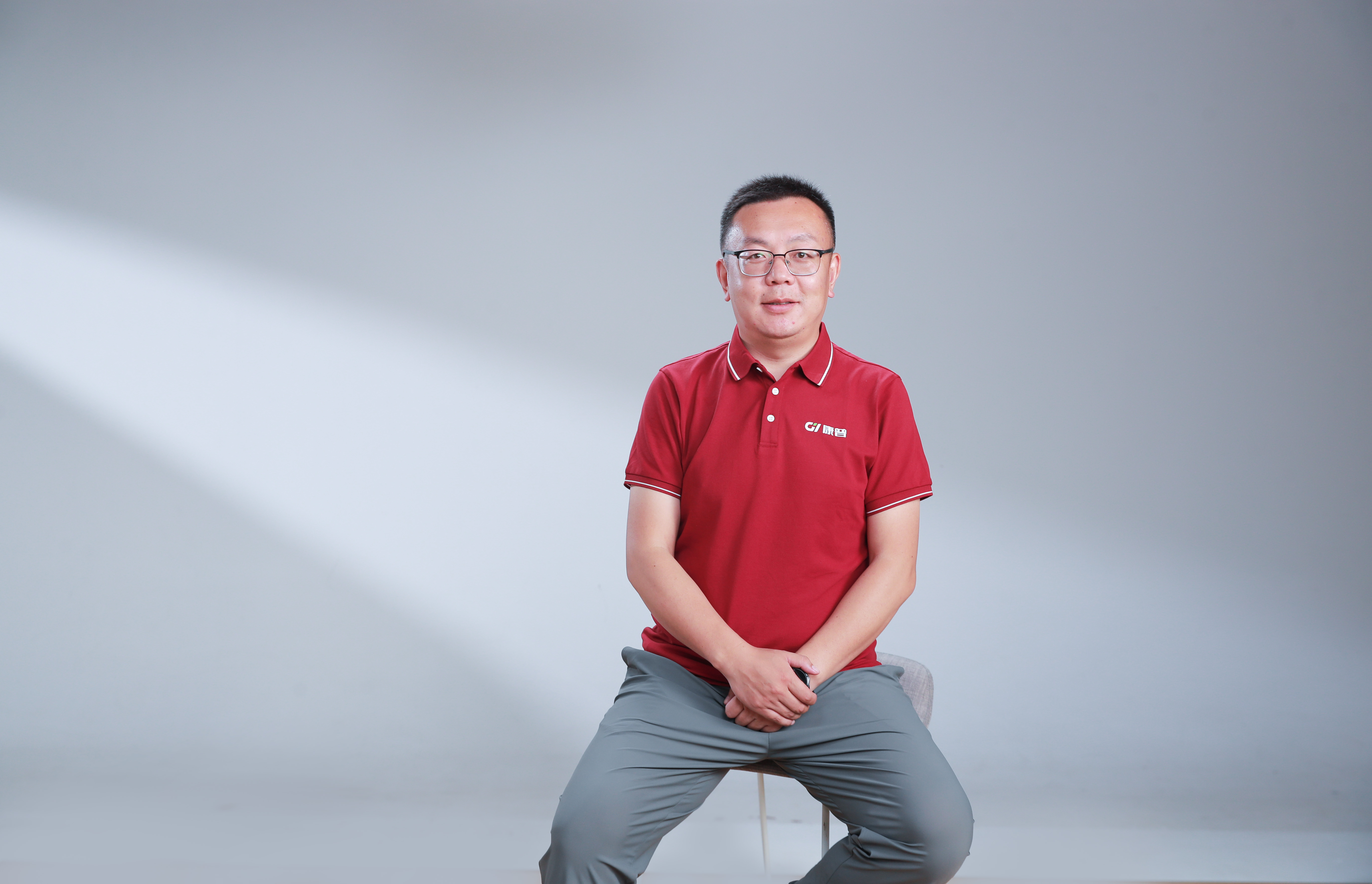 无限极微刊-张国林-2025-1121推文插图-看得见的好枸杞，看不见的严标准