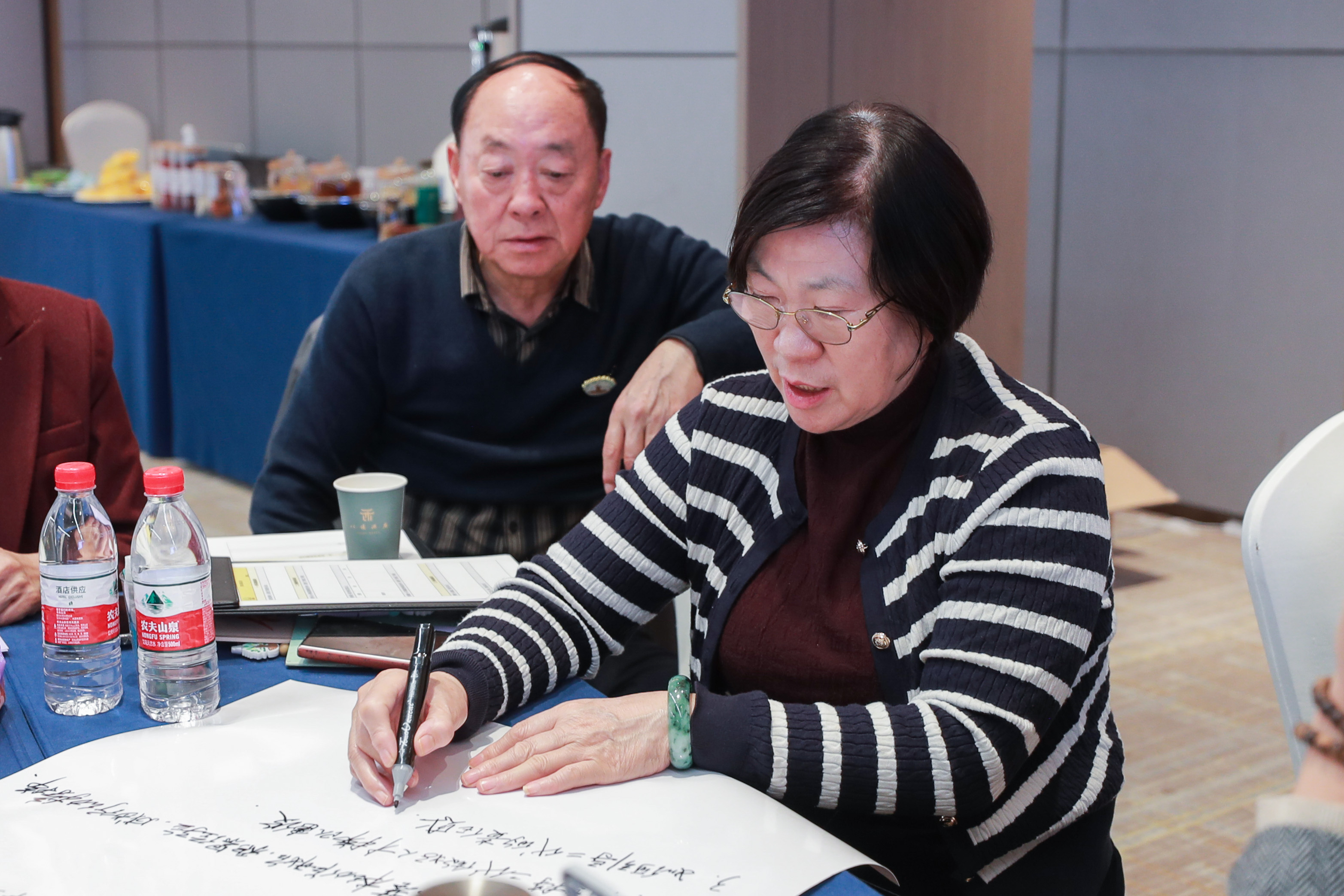 无限极微刊-活动现场16-2025-1125-在长沙，我们继续这场关于传承的对话