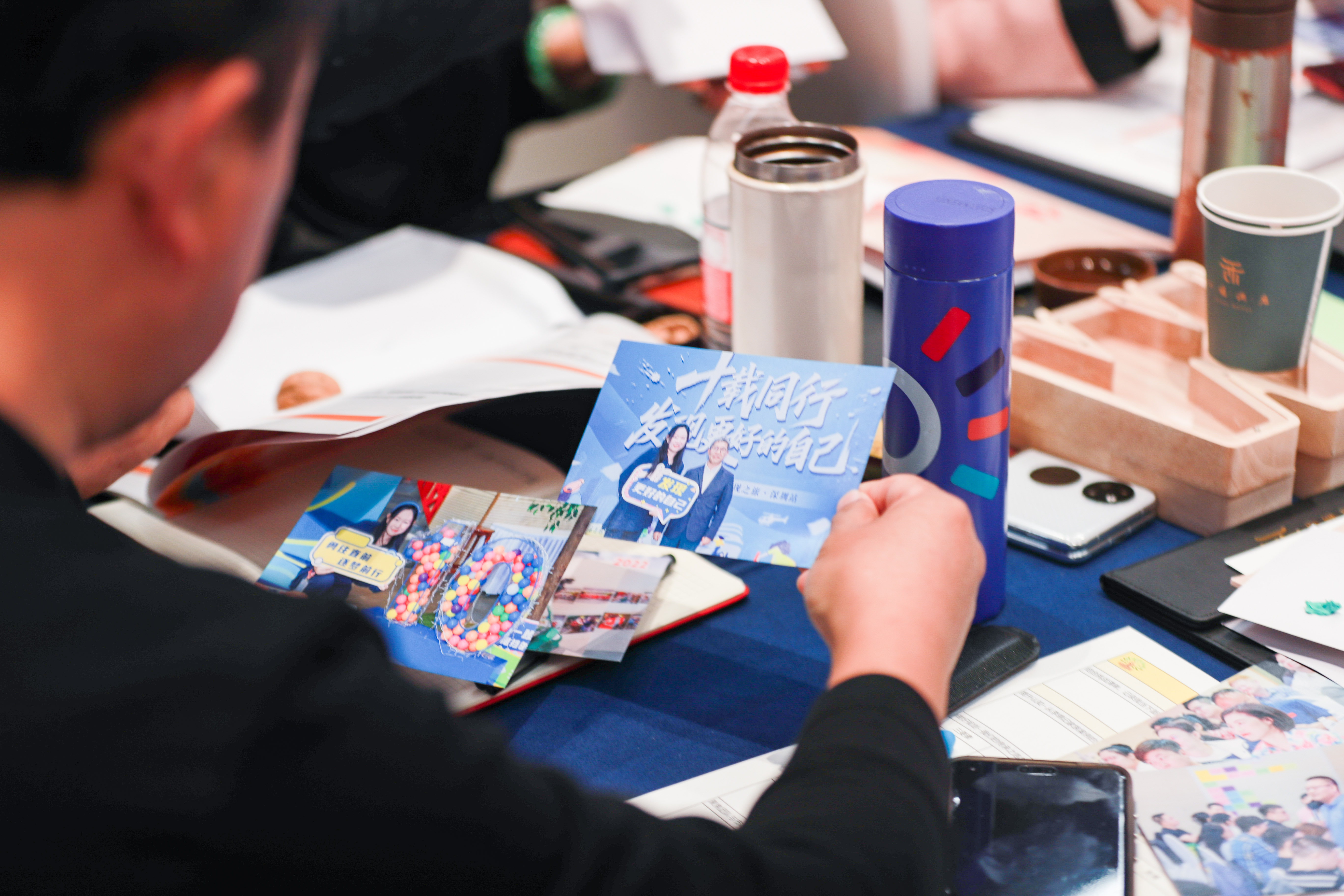 无限极微刊-活动现场20-2025-1125-在长沙，我们继续这场关于传承的对话