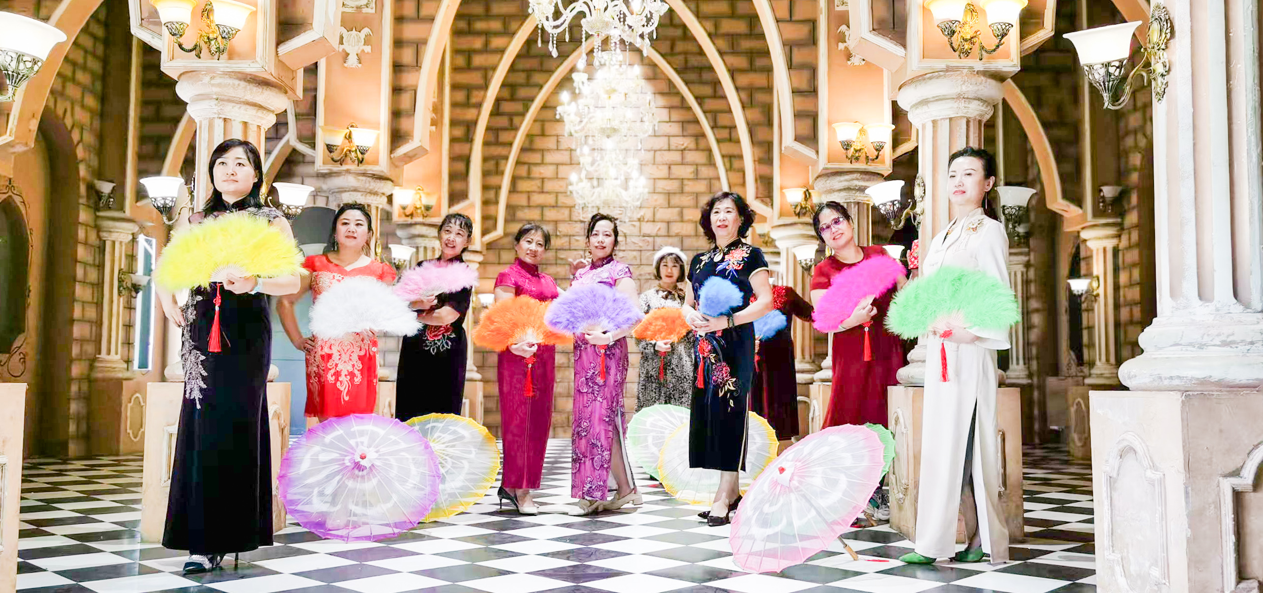 无限极微刊-活动现4-2025-1127-旗袍、八段锦、轻食实验室，这个“客厅”藏着生活的N种可能