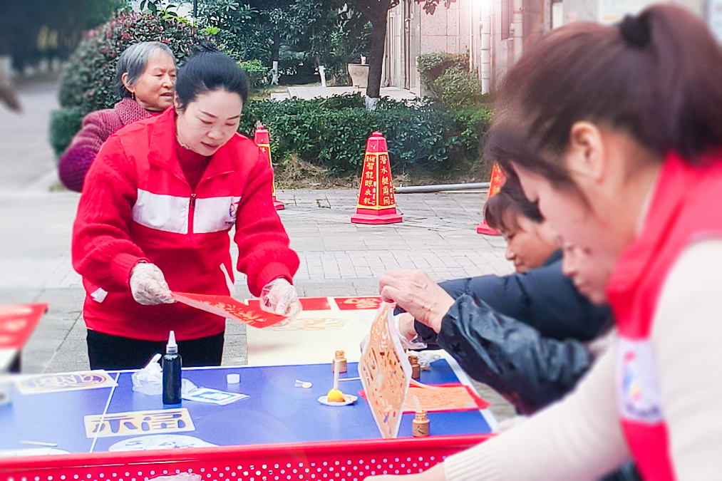 无限极微刊-志愿服务活动现场4-2026-0210推文插图-23271小时的坚守，让公益暖在邻里间