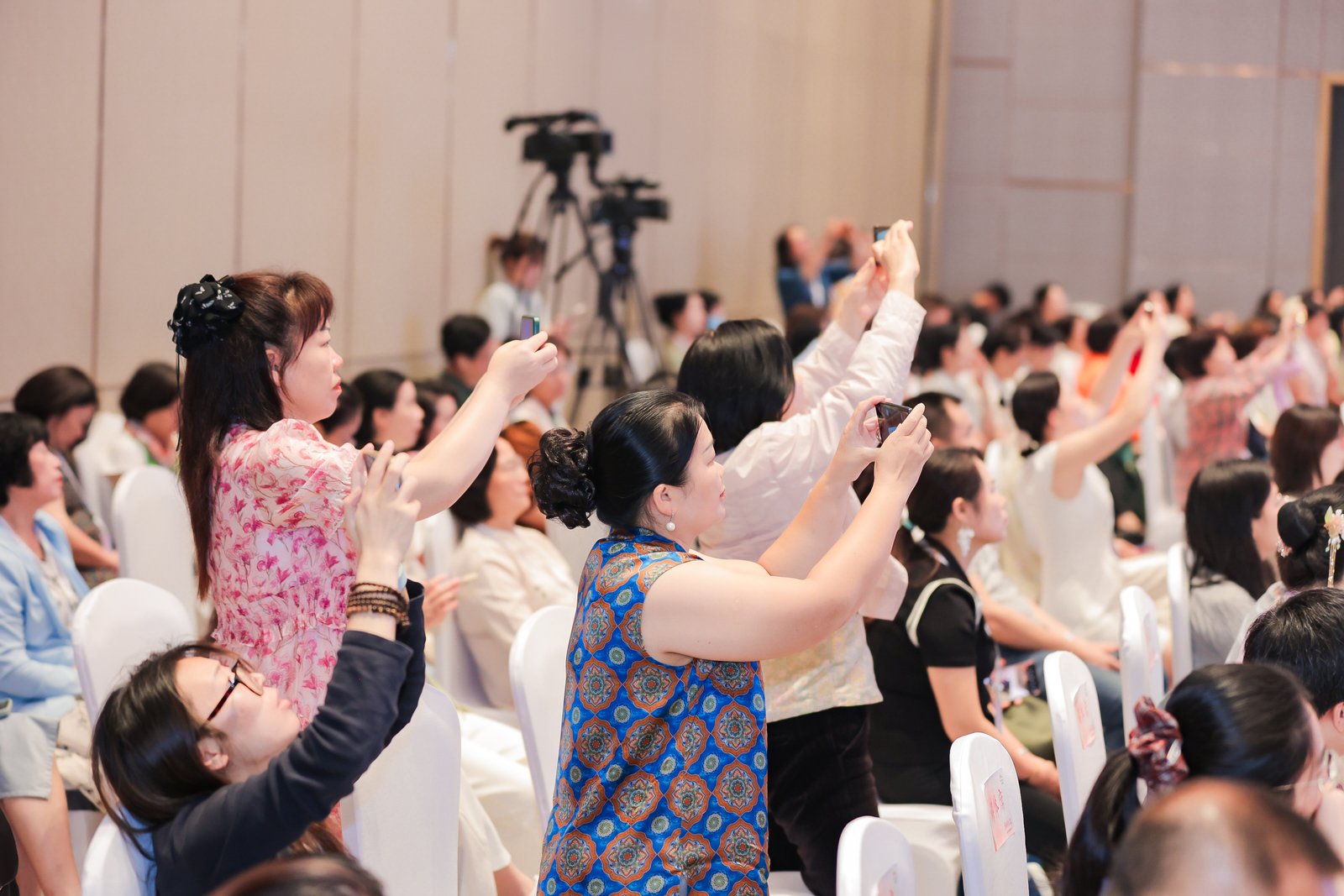 無限極微刊-活動現(xiàn)場5-2026-0526-無限極攜手權(quán)威專家，共探好氣色健康美白之道
