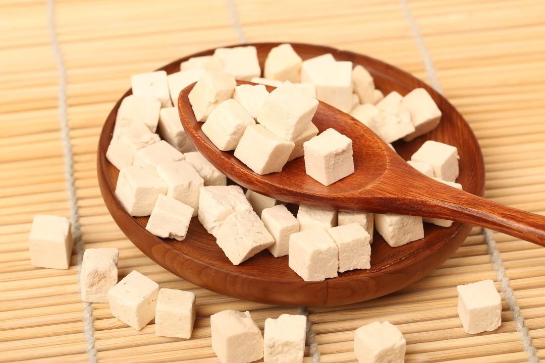 小固今天就从自古红到现在的"中药八珍"之一——茯苓入手,带着大家